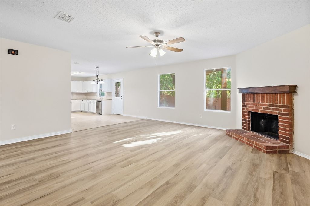 9209 Glen Falls Lane, Denton, TX 76210 — photo 3