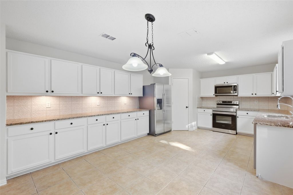 9209 Glen Falls Lane, Denton, TX 76210 — photo 4