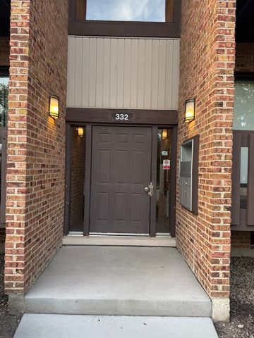 332 Sheridan Drive 1C, Willowbrook, IL 60527