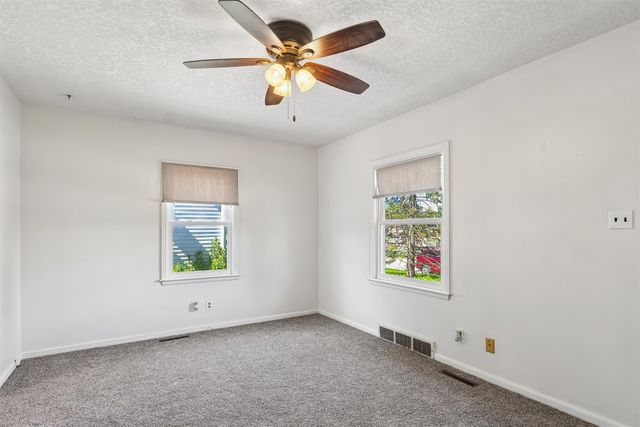 3700 36th Street, Des Moines, IA 50310
