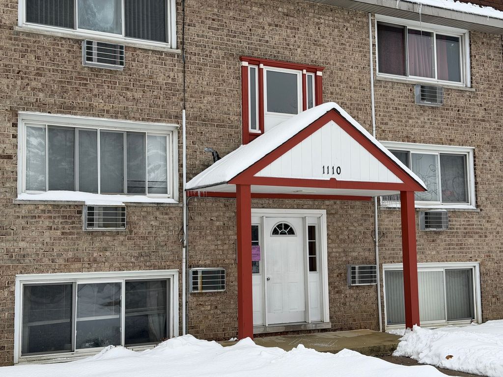 1110 W 18th Street 1E, Broadview, IL 60155