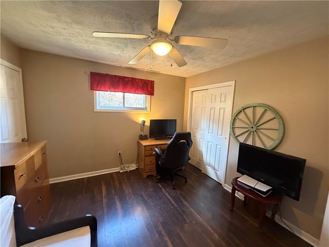 12 Regina Ave, Twp Of But Sw, PA 16045