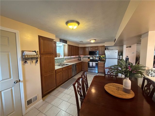 12 Regina Ave, Twp Of But Sw, PA 16045