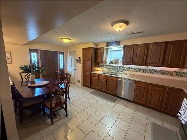 12 Regina Ave, Twp Of But Sw, PA 16045