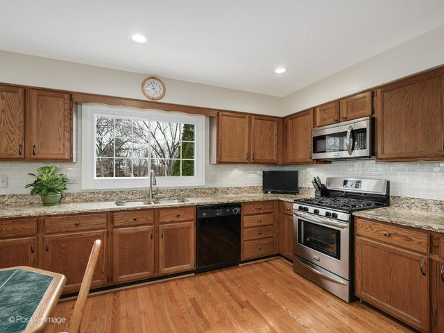 1327 Shagbark Lane, Wheaton, IL 60187