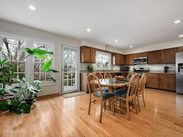 1327 Shagbark Lane, Wheaton, IL 60187