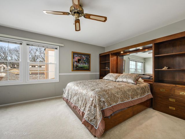 1327 Shagbark Lane, Wheaton, IL 60187