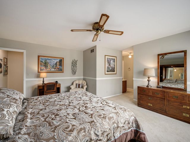 1327 Shagbark Lane, Wheaton, IL 60187