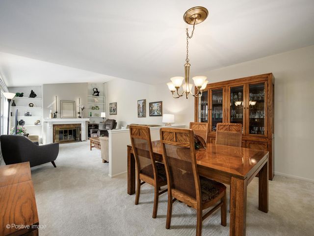 1327 Shagbark Lane, Wheaton, IL 60187