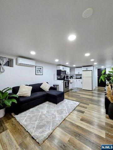 181 Hollywood Avenue, Irvington, NJ 07111