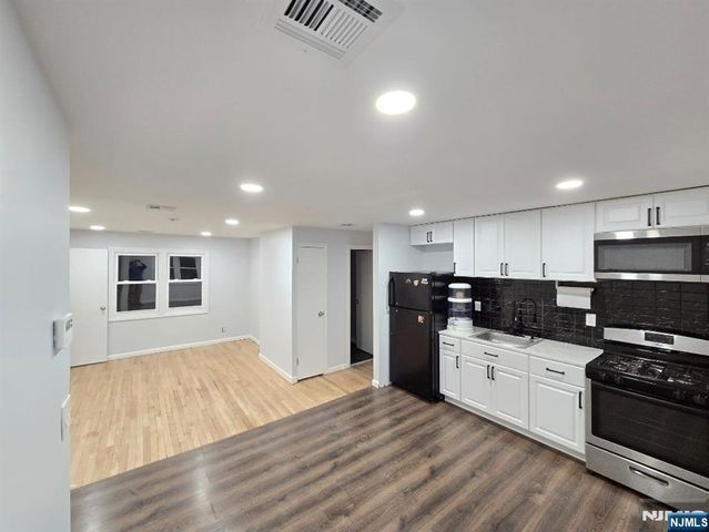 181 Hollywood Avenue, Irvington, NJ 07111