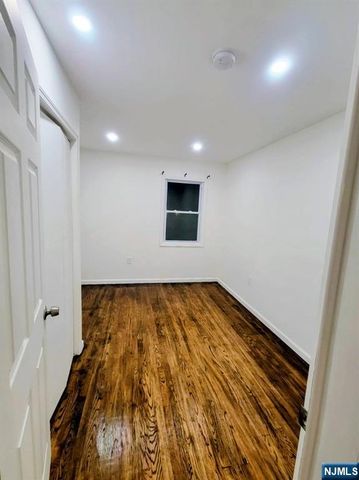 181 Hollywood Avenue, Irvington, NJ 07111