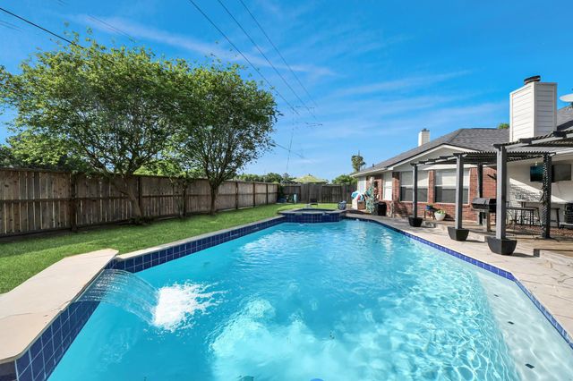 4222 W Meadows Drive, Sugar Land, TX 77479