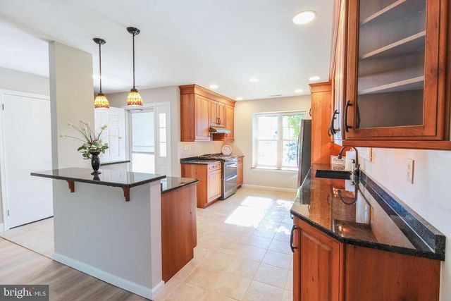 5 KESWICK CT, Mount Laurel, NJ 08054