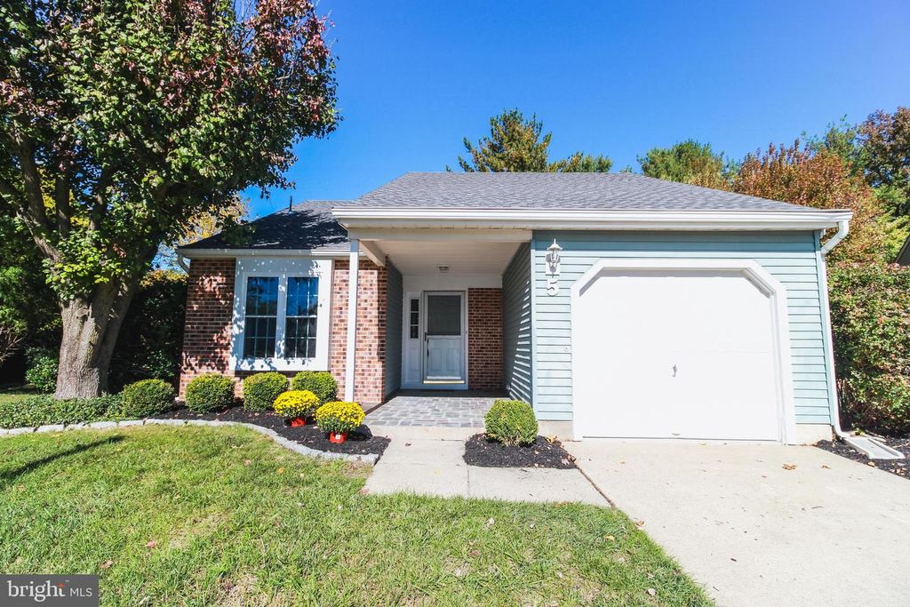 5 KESWICK CT, Mount Laurel, NJ 08054