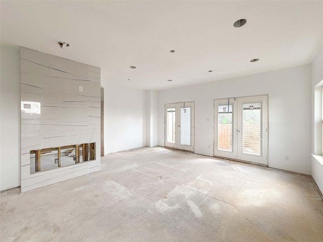 4528 Pinemont Drive, Houston, TX 77018