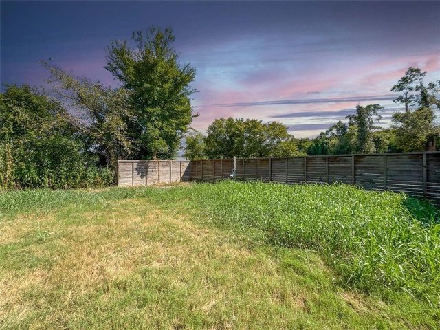4528 Pinemont Drive, Houston, TX 77018