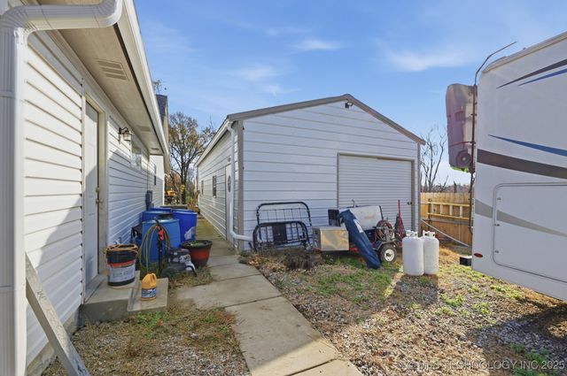 21689 S 4110 Road, Claremore, OK 74019