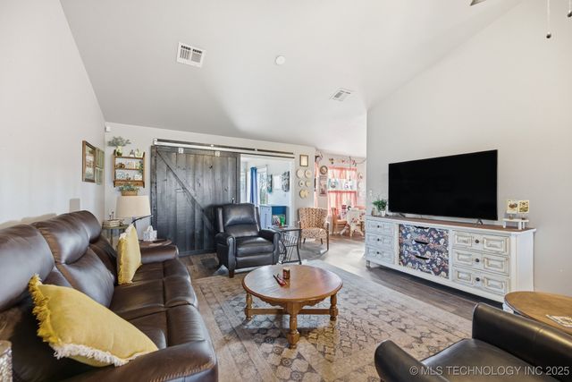 21689 S 4110 Road, Claremore, OK 74019