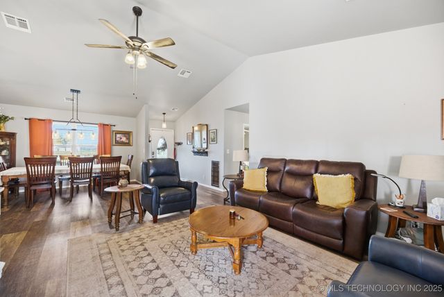 21689 S 4110 Road, Claremore, OK 74019