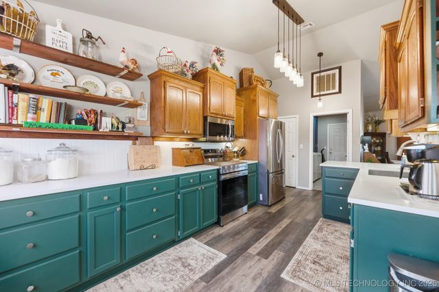 21689 S 4110 Road, Claremore, OK 74019