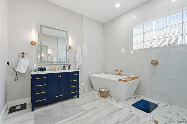 7212 SPUR COURT, Sarasota, FL 34243