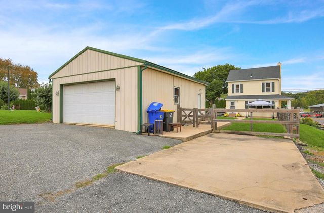 500 W PENN AVE, Robesonia, PA 19551