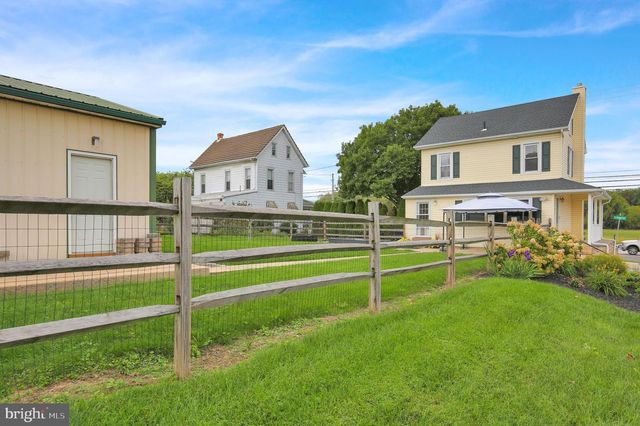 500 W PENN AVE, Robesonia, PA 19551