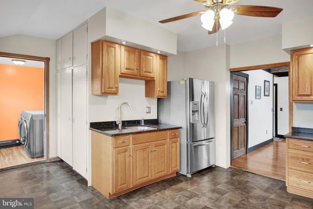 500 W PENN AVE, Robesonia, PA 19551