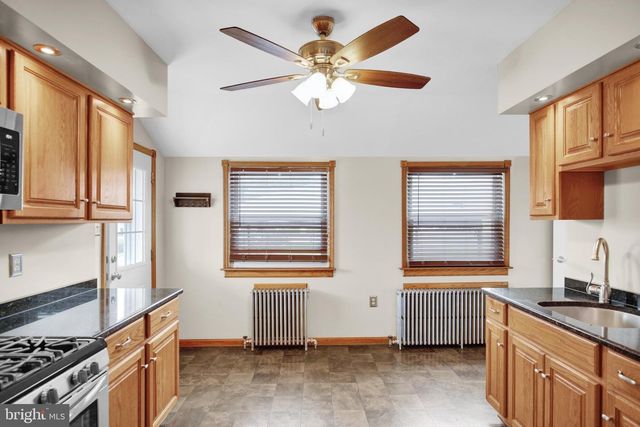 500 W PENN AVE, Robesonia, PA 19551