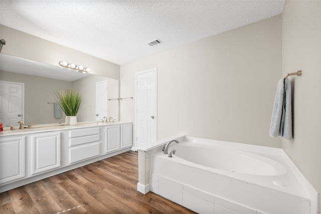 128 Browning Lane, Grand Prairie, TX 75052