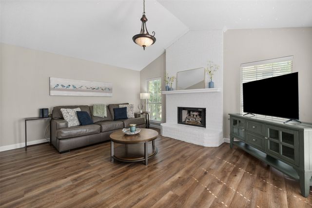 128 Browning Lane, Grand Prairie, TX 75052