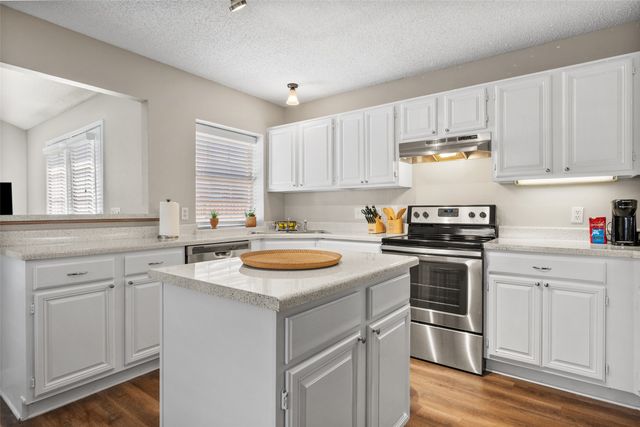 128 Browning Lane, Grand Prairie, TX 75052