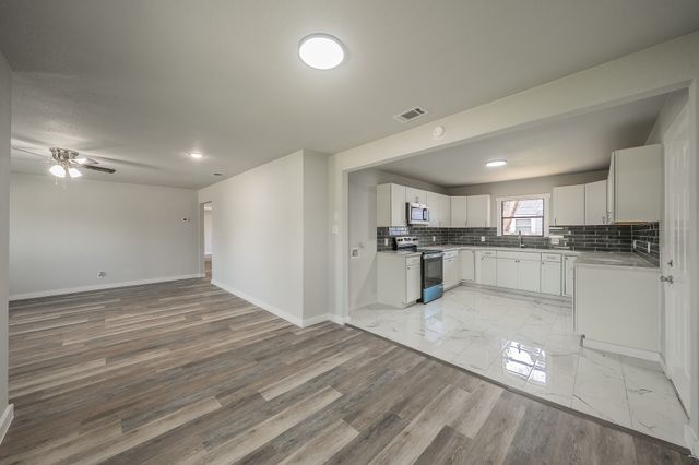 5558 Meadowbrook Drive, Fort Worth, TX 76112