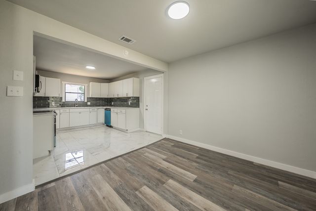 5558 Meadowbrook Drive, Fort Worth, TX 76112