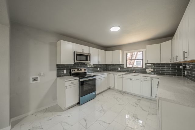 5558 Meadowbrook Drive, Fort Worth, TX 76112