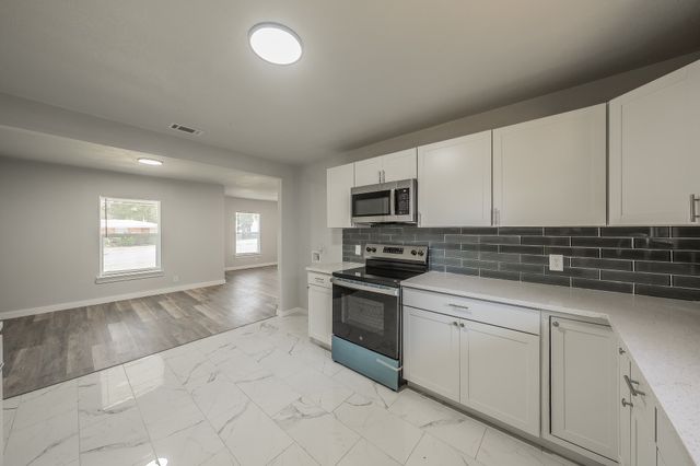 5558 Meadowbrook Drive, Fort Worth, TX 76112