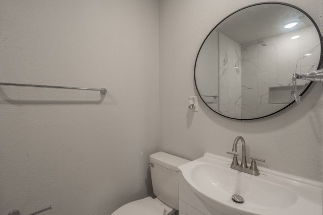 5558 Meadowbrook Drive, Fort Worth, TX 76112