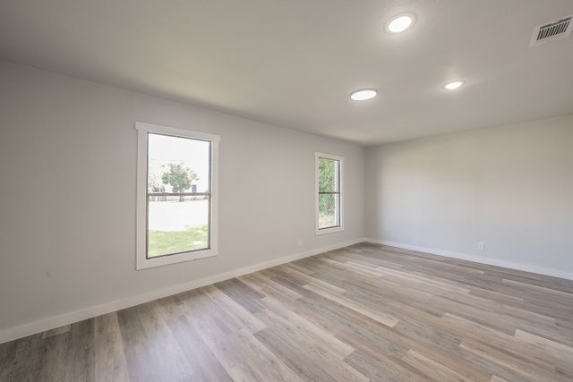 5558 Meadowbrook Drive, Fort Worth, TX 76112
