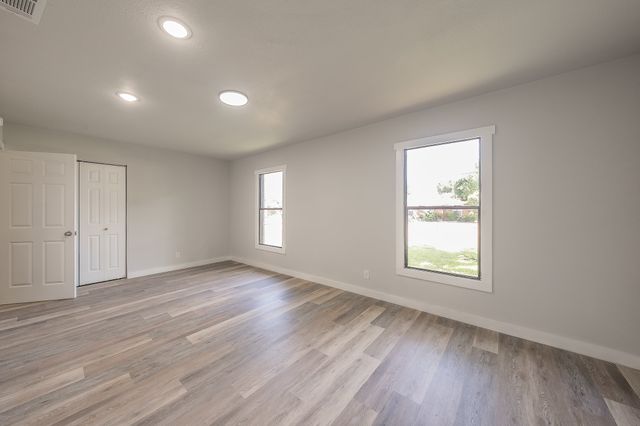 5558 Meadowbrook Drive, Fort Worth, TX 76112
