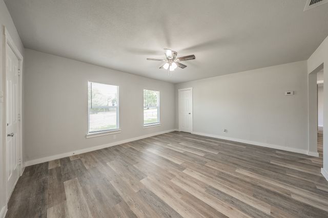 5558 Meadowbrook Drive, Fort Worth, TX 76112
