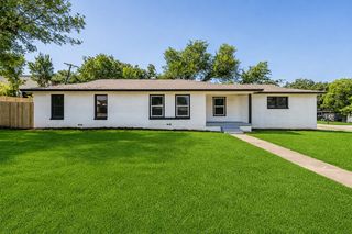 5558 Meadowbrook Drive, Fort Worth, TX 76112