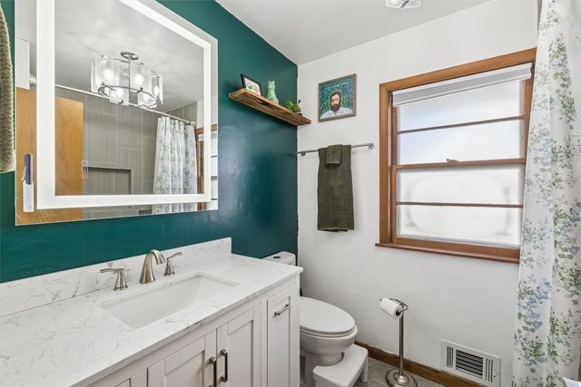 3500 28th Street, Des Moines, IA 50310