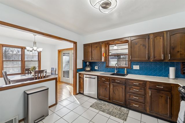 3500 28th Street, Des Moines, IA 50310