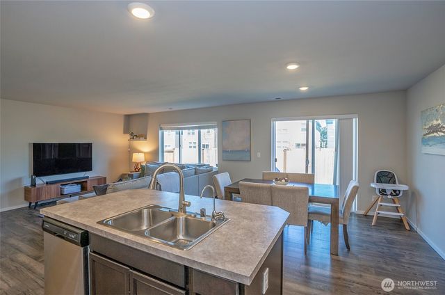 18703 108th Avenue E, Puyallup, WA 98374