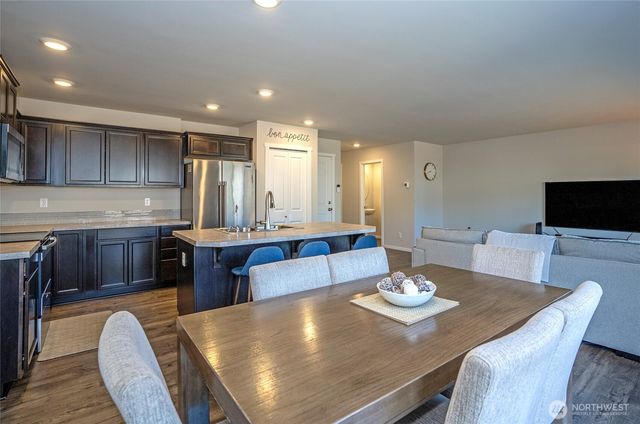18703 108th Avenue E, Puyallup, WA 98374