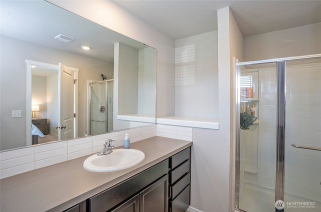 18703 108th Avenue E, Puyallup, WA 98374