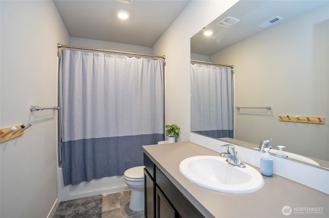 18703 108th Avenue E, Puyallup, WA 98374