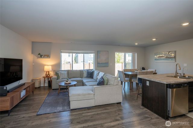 18703 108th Avenue E, Puyallup, WA 98374