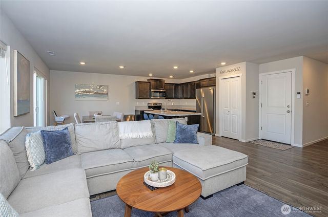 18703 108th Avenue E, Puyallup, WA 98374
